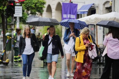 vreme instabila la bucuresti cu ploi si descarcari electrice duminica dupa amiaza 68b3facf78ff9