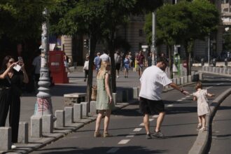 weekendul de strazi deschise din minivacanta de sfanta marie bucurestenii pot participa la noi spectacole de dans expozitii si concerte pe calea victoriei 689f23097bf61