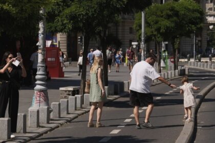 weekendul de strazi deschise din minivacanta de sfanta marie bucurestenii pot participa la noi spectacole de dans expozitii si concerte pe calea victoriei 689f23097bf61