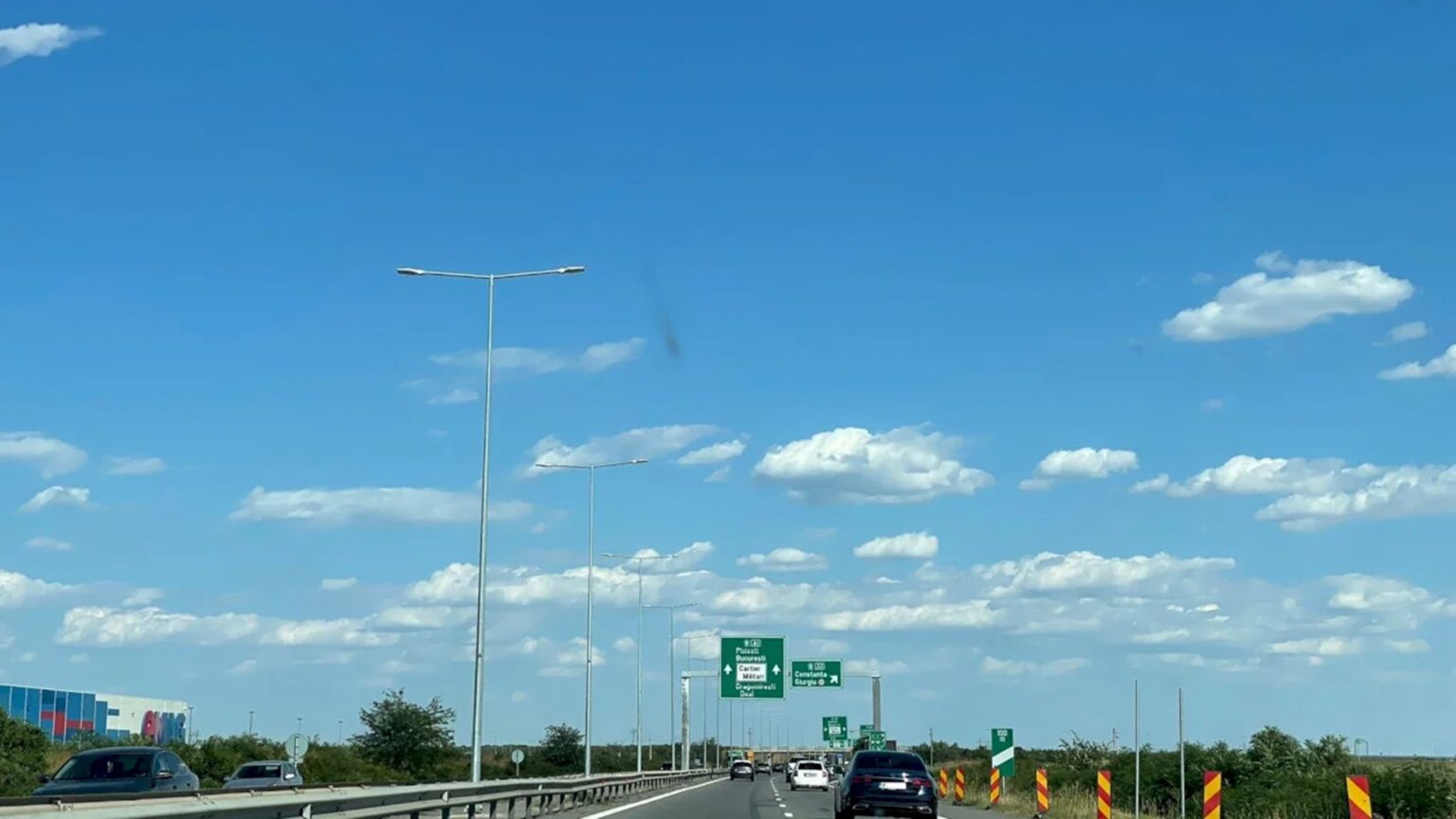 5 zile de restrictii de circulatie pe autostrada a1 sensul pitesti bucuresti se decoperteaza asfaltul pe 7 kilometri de sosea sa speram ca intru inlocuire mai trainica 68da22cf67b20