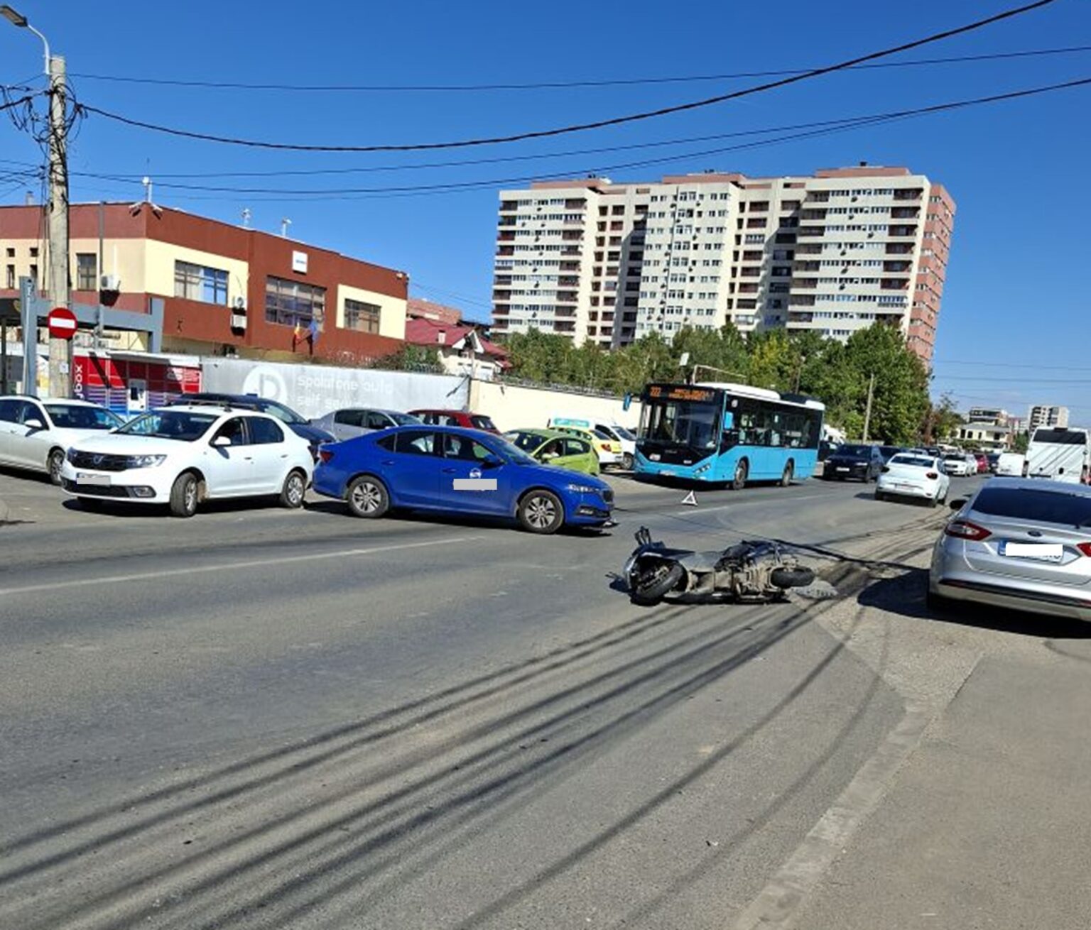 accident auto vs moto pe prelungirea ghencea aproape de intersectia cu valea larga trafic ingreunat 68cd5761a479e
