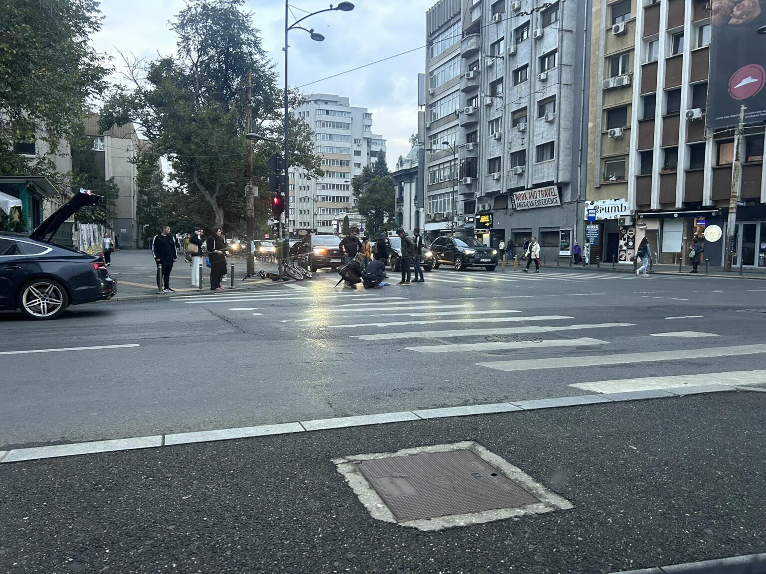 accident pe calea dorobanti un barbat pe trotineta ranit pe trecerea de pietoni 68dbbf033c799
