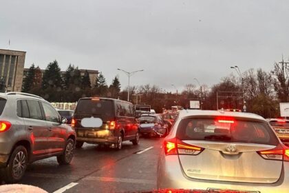 ajungem sa traim in traficul din bucuresti la propriu petrecem in intersectii peste 12 zile de munca ps haosul din oras s a mutat la pranz arata indexul de trafic 2025 68c94dcd477ef