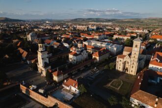 alba iulia pregateste cea mai lunga masa din lume 10 000 de oameni sunt asteptati la un ospat record 68c449f31d11a