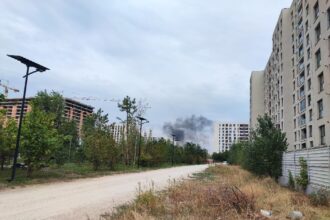 alerta incendiu la phoenicia residence pe strada capriorilor traficul din zona se aglomereaza pentru trecerea echipajelor de pompieri 68c2e791d8ec9