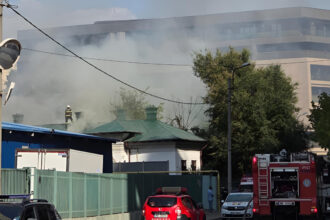 alerta incendiu puternic in bucuresti martori il vad de la sincai e extins la alte trei case de pe strada ion minulescu 68b84e9e689b6 1