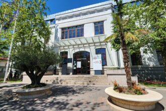 aparatul primariei sectorului 3 va fi reorganizat salariile vor creste cu peste 21 000 de lei lunar 68c7eb420f77d