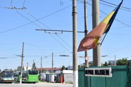 astazi avem porti deschise la depourile stb militari si bujoreni f09f9a8e in weekend avem tururi ghidate la aeroportul baneasa tot in cadrul saptamanii mobilitatii 68cbe45c2d60d