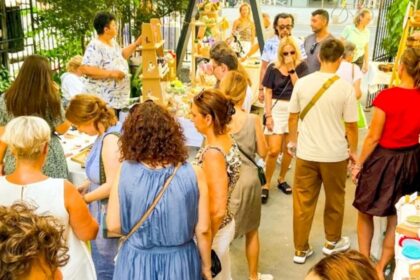 bijuterii decoratiuni cosmetice naturale si stand de tarot in weekend in inima bucurestiului fall fest are loc pe calea victoriei pe 6 si 7 septembrie 68b6d82916f76 1