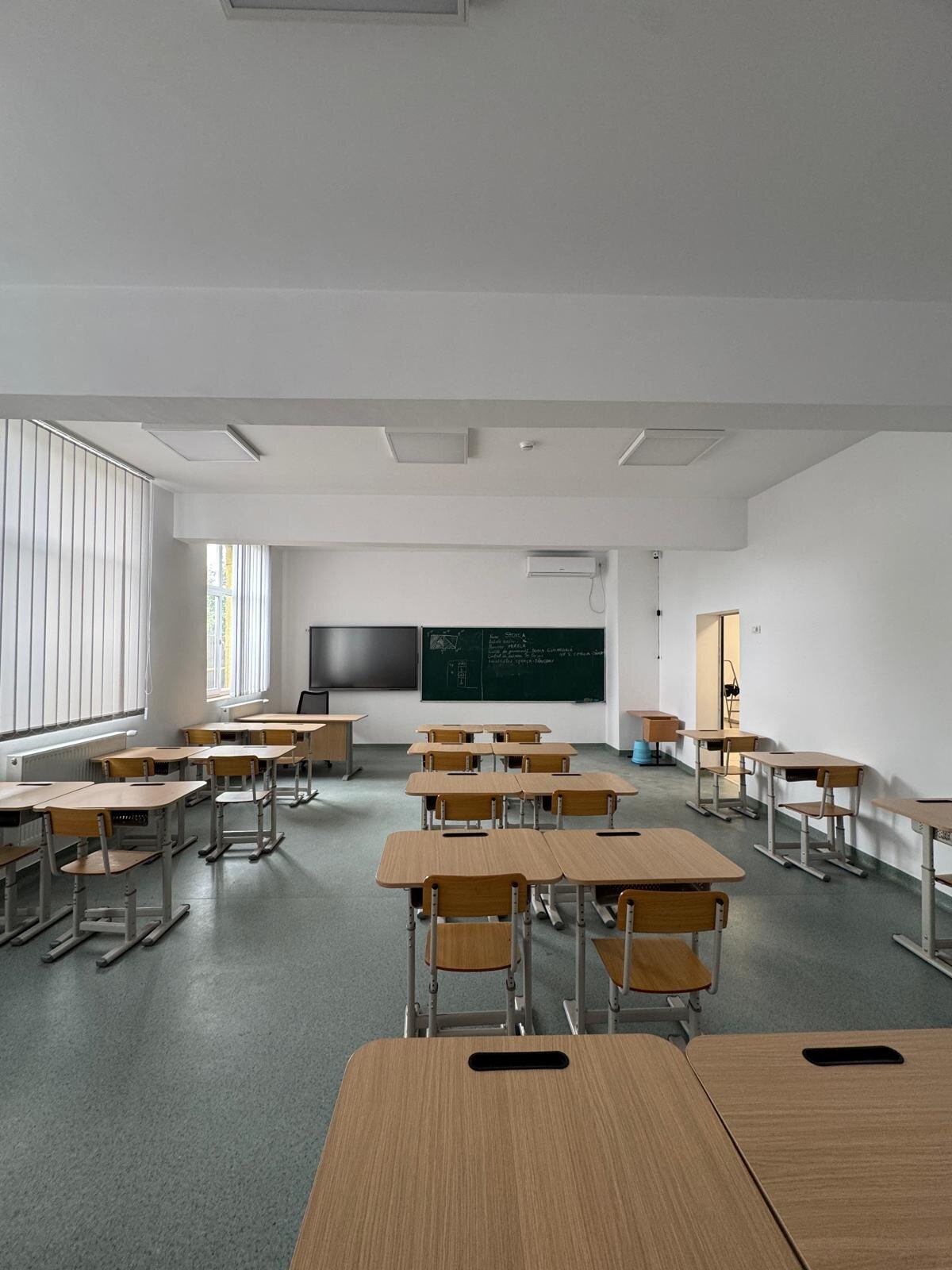 bilant al investitiilor in educatie scoli gradinite si crese noi in 12 localitati din ilfov 68b5bb13115cf