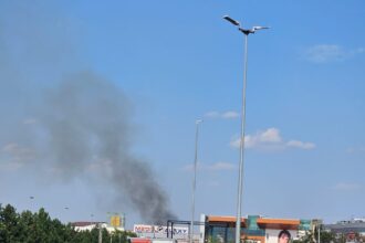breaking incendiu in baneasa la gradina zoologica bucuresti arde un fanar au fost alertate 11 autospeciale de pompieri trafic inchis in zona 68c031e415a71 1