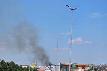 breaking incendiu in baneasa la gradina zoologica bucuresti arde un fanar au fost alertate 11 autospeciale de pompieri trafic inchis in zona 68c031e415a71 1