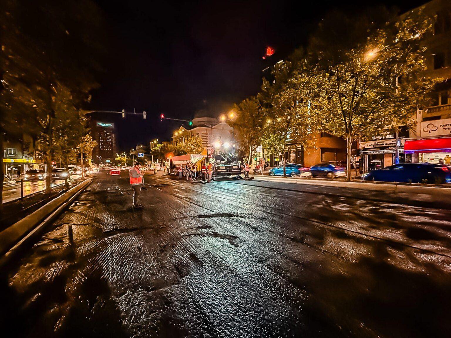 bujduveanu am inceput refacerea carosabilului pe marile bulevarde ale bucurestiului 68d3e28a7d664