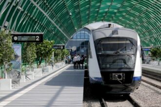 cfr calatori anuleaza zece trenuri de pe ruta bucuresti nord aeroport otopeni timp de patru zile se fac niste lucrari in perioada 14 17 octombrie 68dbfd9d85899 2
