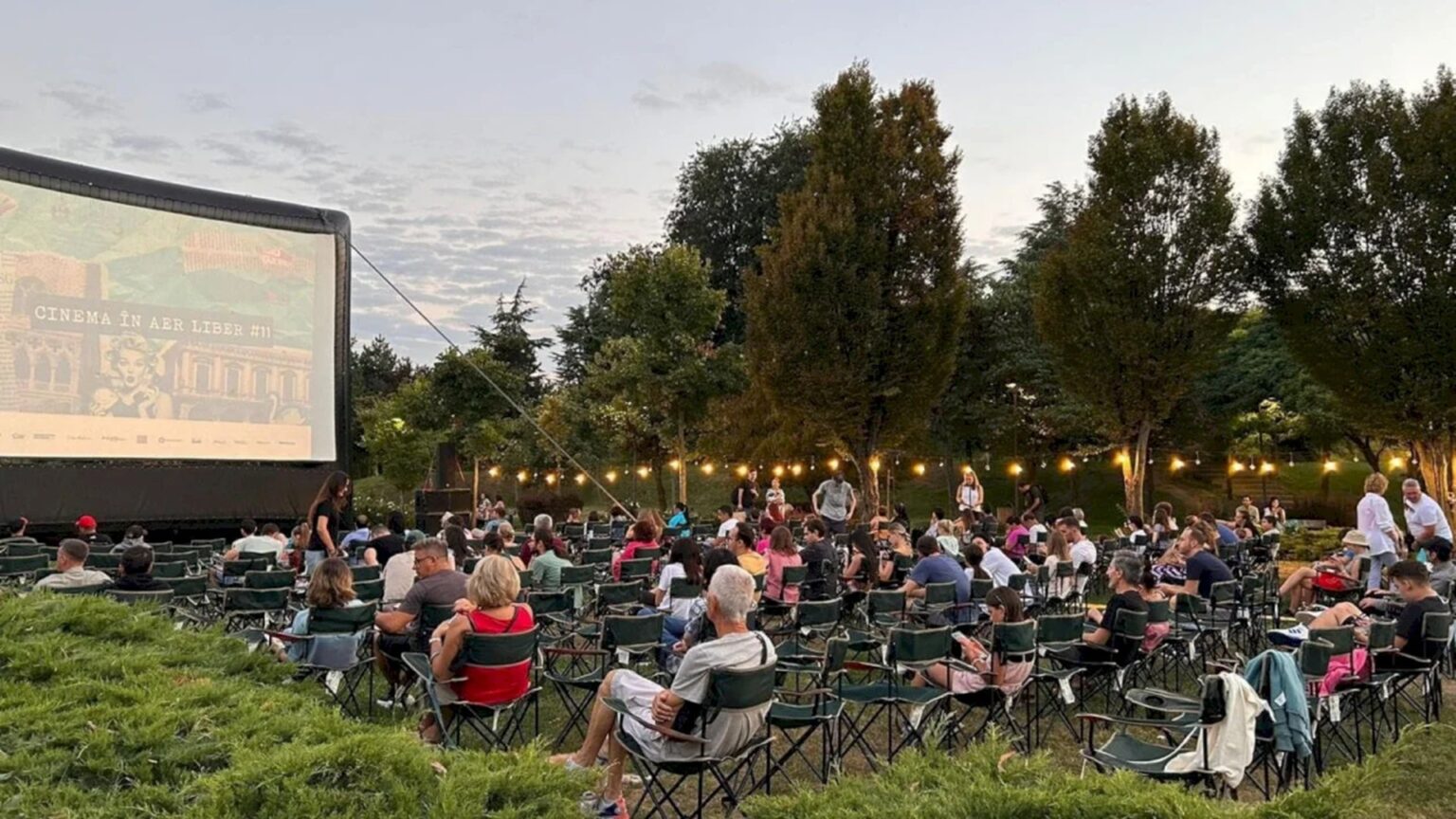 cinema in aer liber e cu filme noi in aceste zile f09f8ea6 pe insula artelor din parcul titan sunt in program 5 filme de asta seara pana duminica 68b8067c81449