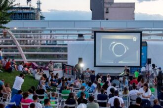 cinema sub clar de luna e si cu filme romanesti pe terasa de la promenda mall f09f93bdefb88f ce e in program in perioada 11 septembrie 16 octombrie 68bedf9e4f4ca