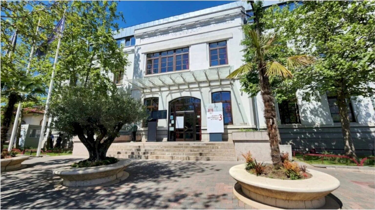 cresc salariile la ps3 schema de austeritate prin care consilierii locali tocmai au reusit sa duca lefurile pana la 21 000 de lei pe luna 68c7e6079071e