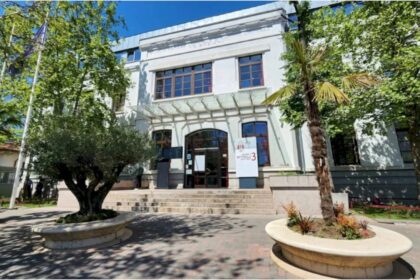 cresc salariile la ps3 schema de austeritate prin care consilierii locali tocmai au reusit sa duca lefurile pana la 21 000 de lei pe luna 68c7e6079071e