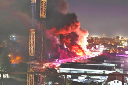 dezbaterea zilei printre bucuresteni dupa incendiul din pantelimon de la depozitul antrefrig sa vezi acum blocuri zona e mina de aur pentru dezvoltatori 68d3d3eeba3c0