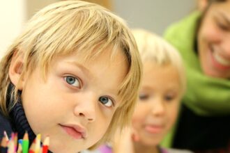 elevii incep anul scolar 2025 2026 cu festivitati anulate si proteste sindicale 68be7662287be 1