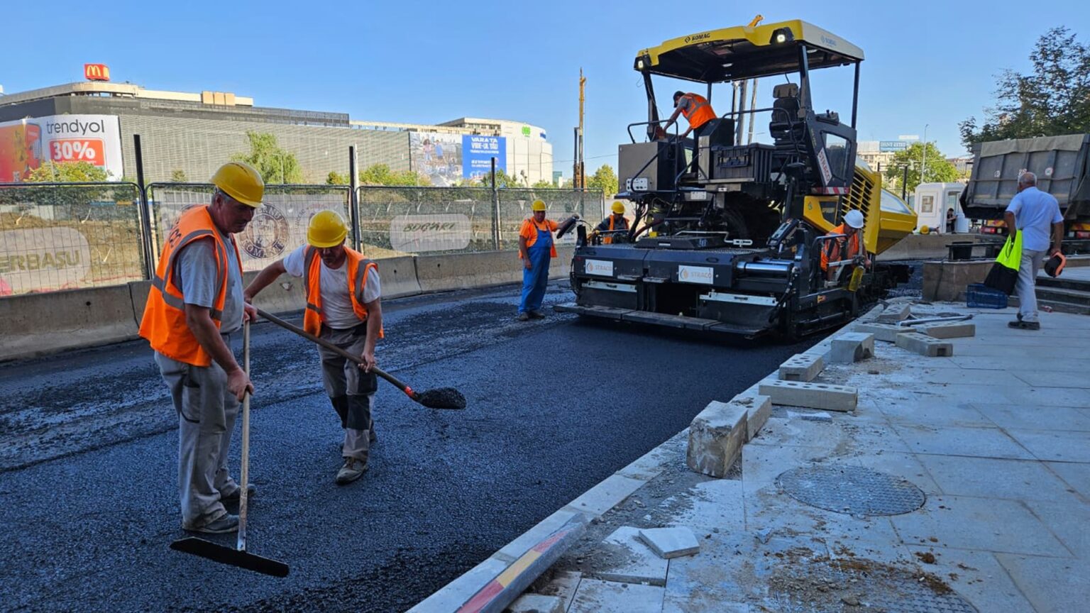 esential gata cu restrictiile de pe splaiul independentei cele pentru santierul de la planseu baluta se fac ultimele pregatiri pentru darea in trafic 68baa9032d676