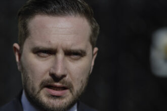 exclusiv cati angajati din primaria capitalei ar pleca daca guvernul adopta reducerea posturilor din administratie 68b57a65cc2ca