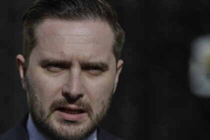 exclusiv cati angajati din primaria capitalei ar pleca daca guvernul adopta reducerea posturilor din administratie 68b57a65cc2ca