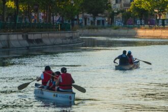 f09fa79ce29980sirene pe dambovita in weekend in cadrul dambovita delivery pe langa spectacolul de lumini pe luciul apei in zona operei sunt organizate si alte act 68cab728baa7e 3