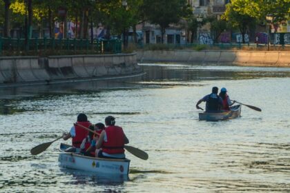 f09fa79ce29980sirene pe dambovita in weekend in cadrul dambovita delivery pe langa spectacolul de lumini pe luciul apei in zona operei sunt organizate si alte act 68cab728baa7e 3