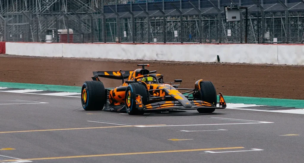 f1 mclaren racing a fost preluata de fonduri din bahrain si abu dhabi 68b85af5b3c33