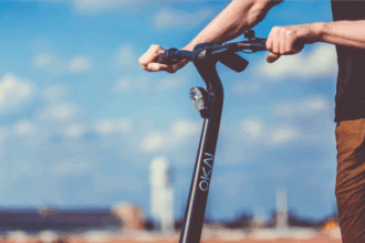 femeie prinsa de jandarmi in timp ce taia franele unei trotinete electrice in centrul capitalei 68bae305ac58f