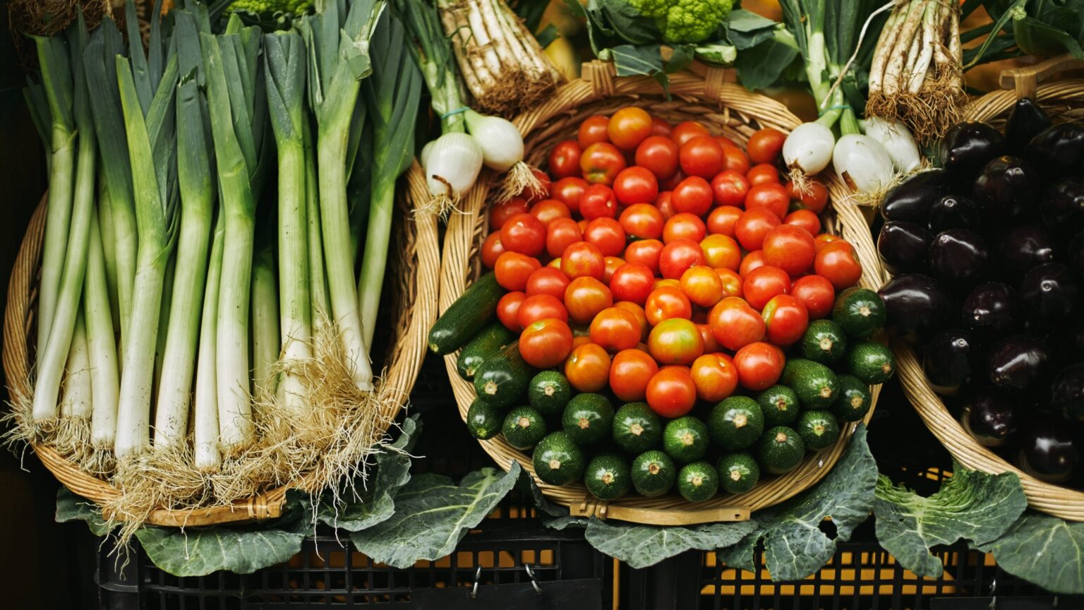 festin de branzeturi legume fructe si dulciuri ca la mama acasa in acest weekend f09fa780 o noua edite a pietei volante are loc in cartierul dorobanti 68cd92685a489