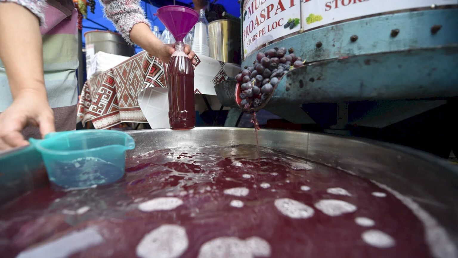 festivalul mustului si pastramei din bucuresti e toamna asta in parcul izvor patru zile cu mancare delicioasa si voie buna in perioada 11 14 septembrie 68b95cb2934ed 2