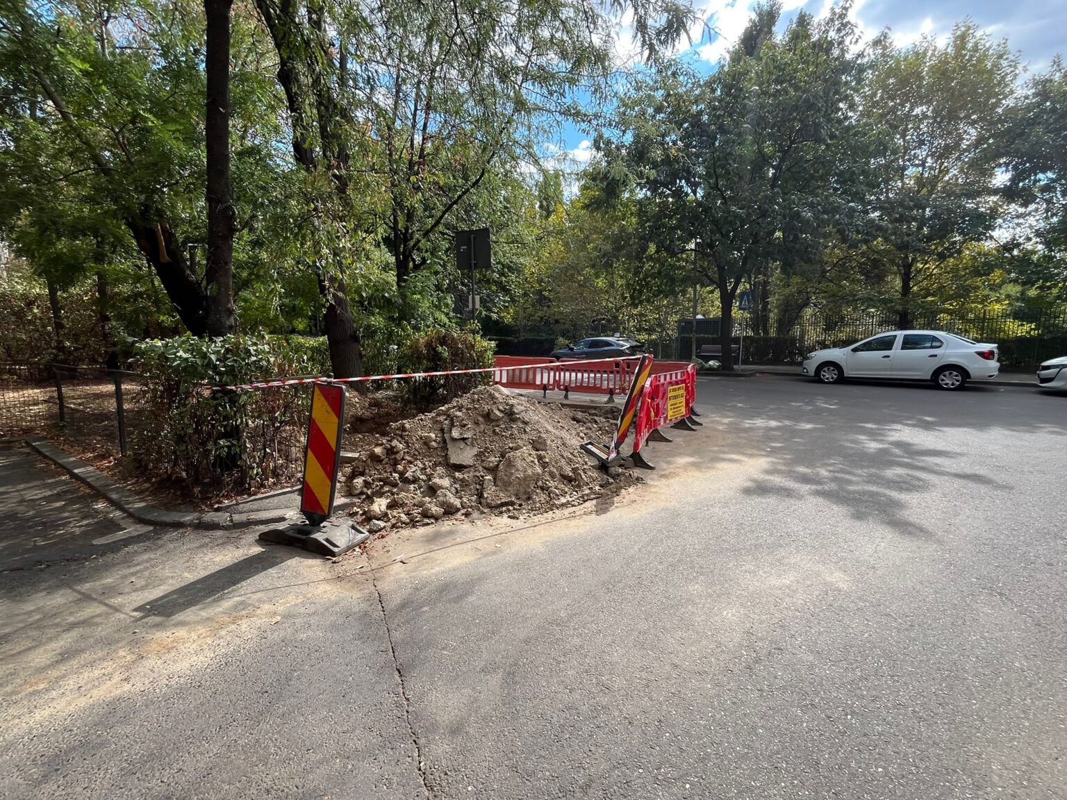 foto amenzi pe santierele termoenergetica si pe cel de pe linia de tramvai de pe pallady unde semnalizarile sunt necorespunzatoare si gardurile lipsesc 68d3d40546288 1