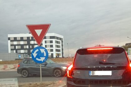 foto e inuman 200 de m in jumatate de ora pasajul domnesti blocat total in sensul spre bucuresti de fapt e rau rosu in trei din patru directii 68da22d3f0168