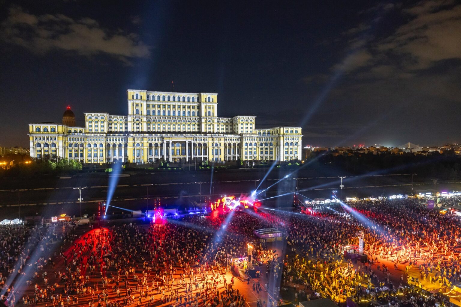foto imapp 2025 plusuri si minusuri super show oribila organizare pmb anunta peste 100 000 spectatori ce au de reprosat unii bucuresteni 68d0ebcd83401