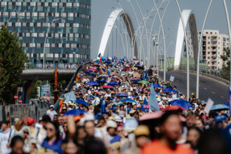 foto o nesfarsita mare de oameni pe podul basarab imaginile zilei de la protestul profesorilor veniti cu miile azi la bucuresti 68bedba82b46b