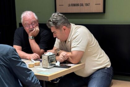 genuine replica f09f9889 seful cfr zice despre ceasul de 100 000 de dolari cu care a fost pozat ca e un fake luat de la turci si ca mai are unul acasa 68d299f7c5c5a