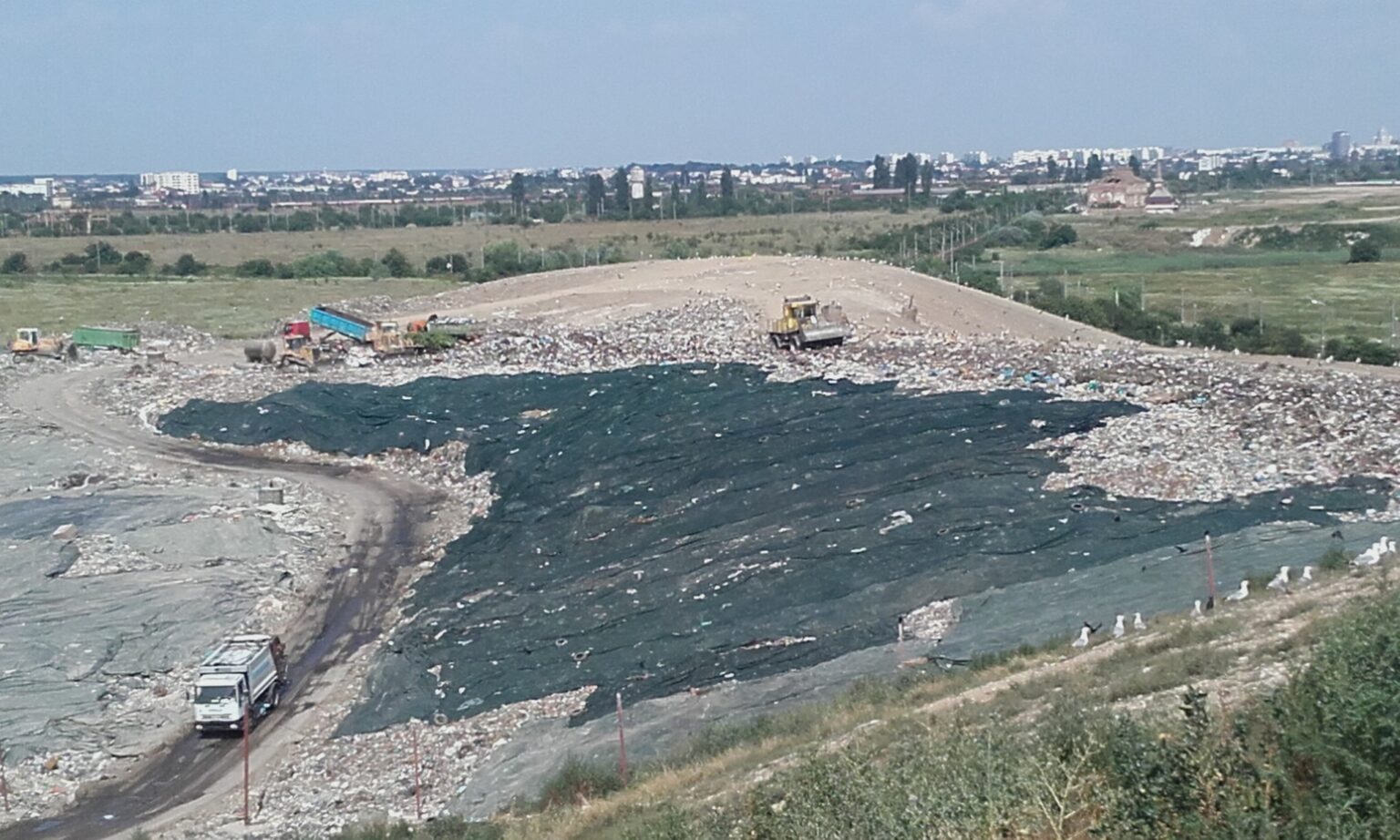 in bucuresti se recicleaza mai degraba imaginar 85 dintre deseuri ajung de a valma si netratate la groapa de gunoi anunta garda de mediu 68c7baaac3b68