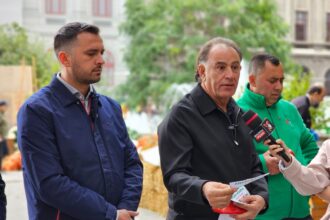 mohammad murad la mega image ardeiul kapia costa 10 lei la producator e 5 lei vi se pare normal sa nu poata sa il vanda 68d6671a07cc0