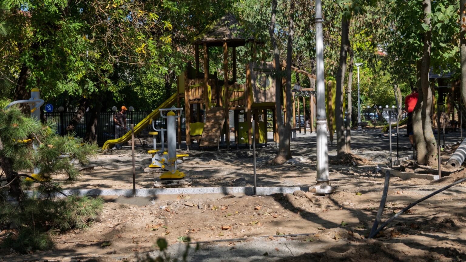 parcul national va fi superb dupa modernizare promite dl hopinca va avea locuri de joaca pista de alergare zone speciala de dirtbiking de fitness si parkour 68dba7e881324