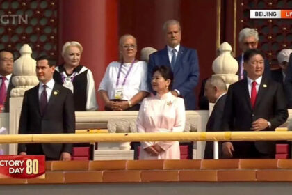 prima reactie a lui adrian nastase dupa ce s a pozat la beijing cu dictatorii lumii 68b81cc58e7b4 1