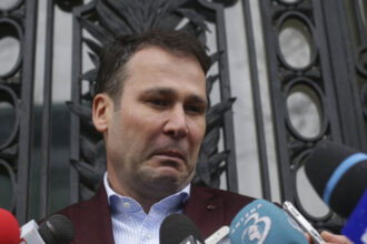 primaria sectorului 3 cumpara tablete de 2 mii de euro bucata pentru politia locala negoita ne am digitalizat n am idee cat costa 68dbb57da2939