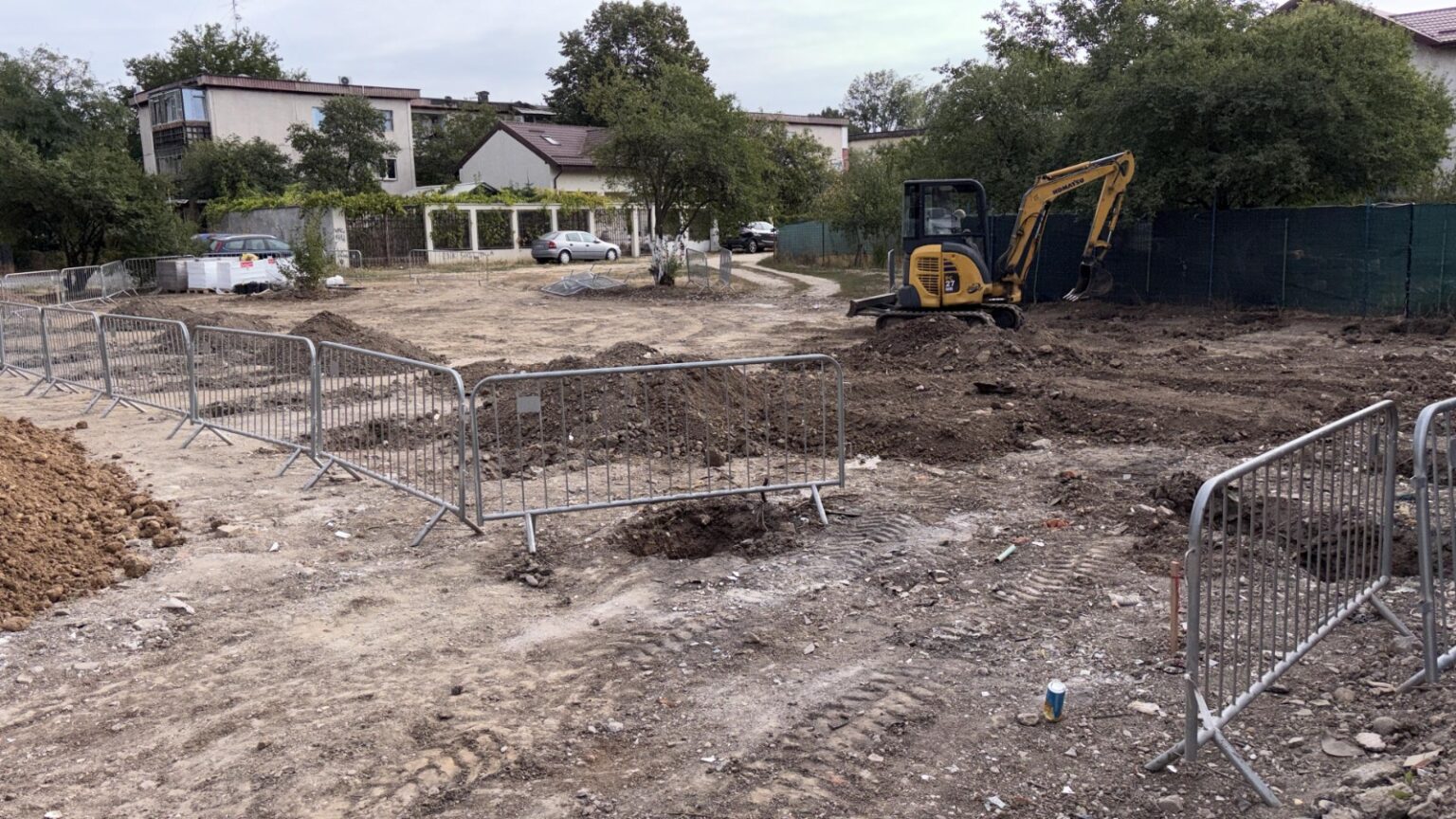 primaria sectorului 6 amenajeaza un nou loc de joaca si un teren de fotbal in militari 68dbb48ca24ad