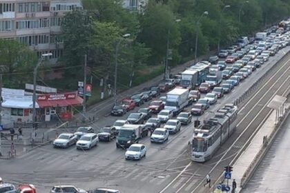 primarul bucurestiului si arhitectul sef ar putea face parte din comisia tehnica de circulatie 68c64565cc013