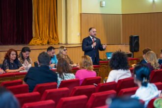 primarul sectorului 2 la stat mai bine decat la privat 49 de scoli si gradinite modernizate in aceasta vara 68c46d18b2038