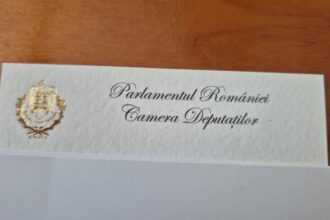 radu mihaiu la parlament cartile de vizita se fac cu foita de aur 310 lei pentru o suta de bucati am fost un pic socat 68c3de320f394