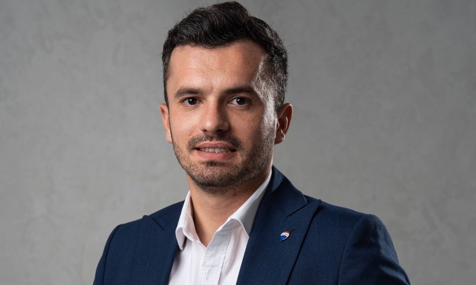 rares lazar candideaza la primaria capitalei din partea partidului romania in actiune e acelasi partid care l a sprijinit anul trecut pe mircea geoana la prezidentiale 68cbee71d8143