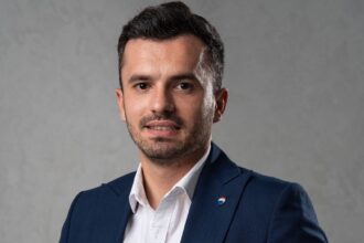 rares lazar candideaza la primaria capitalei din partea partidului romania in actiune e acelasi partid care l a sprijinit anul trecut pe mircea geoana la prezidentiale 68cbee71d8143