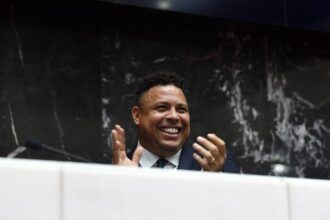 ronaldo pledeaza pentru revenirea lui neymar la nationala braziliei in vederea cm 2026 68d50c33b8e0e